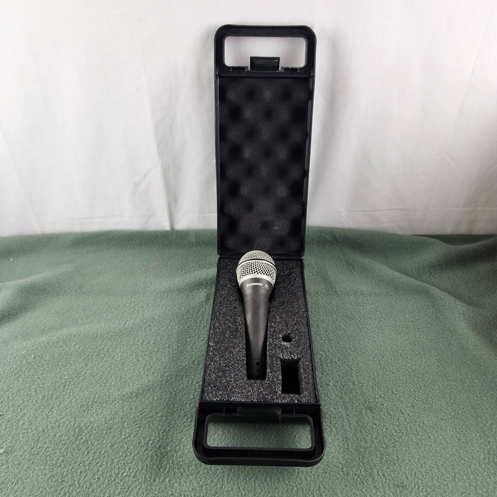 Samson Q7 Wireless Microphone w/ Case
